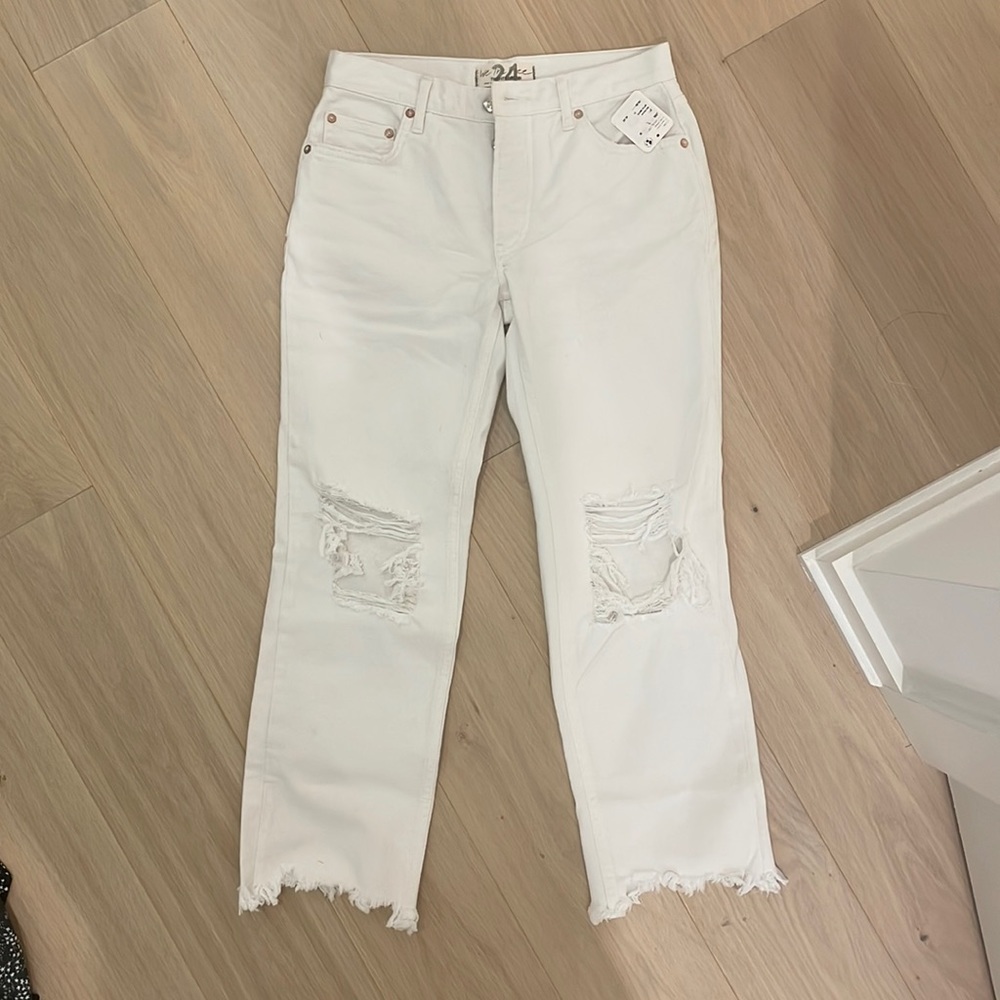 Cute white distressed jeans!